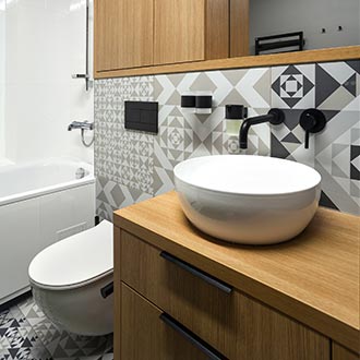 Badezimmer im skandinavischen Stil Inspiration für Waschbecken und Spiegel