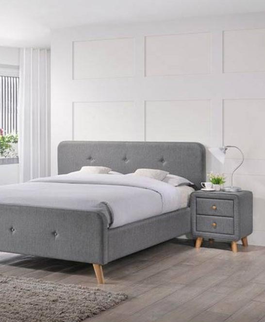 graues Bett im skandinavischen Stil