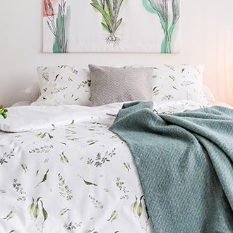Bettwäsche im skandinavischen Stil Inspiration helle Bettwäsche mit grüner Decke