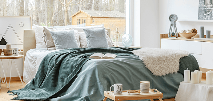 Schlafzimmer im skandinavischen Stil Inspiration schlicht eingerichtetes Schlafzimmer