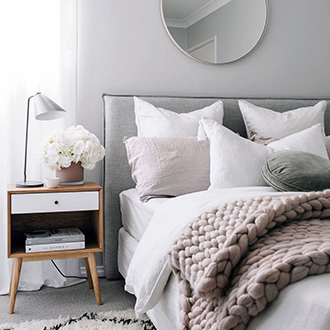 Schlafzimmer im skandinavischen Stil Inspiration einfaches Bett