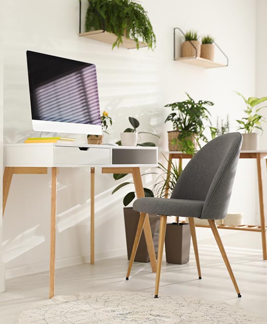 Arbeitszimmer im skandinavischen Stil Inspiration für Schreibtisch und Stuhl